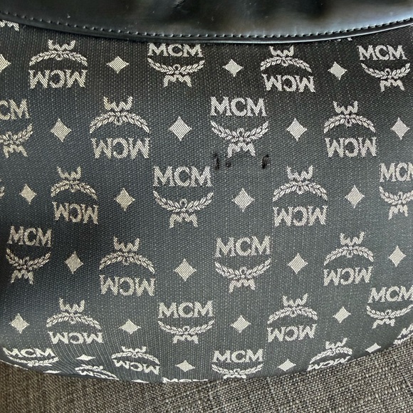 MCM Black Vintage Shoulder bag - Picture 5 of 13